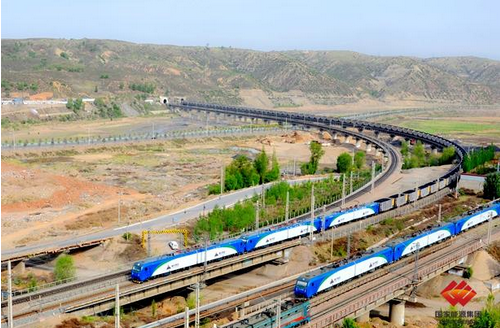 神朔铁路“3+0”万吨列车开行突破20000列 