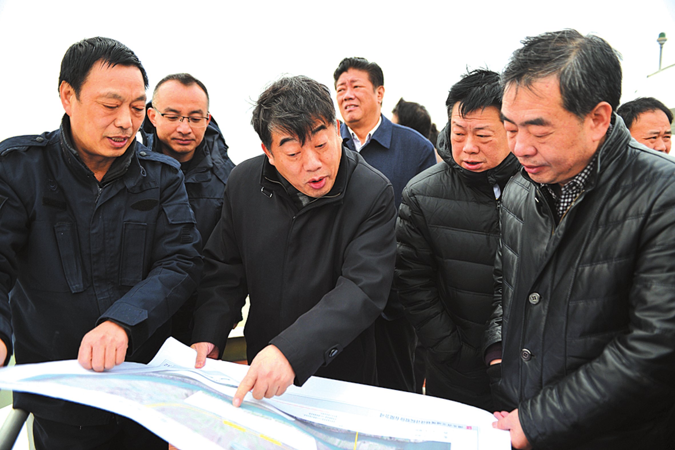 朱汉桥调研襄阳水运与公路发展