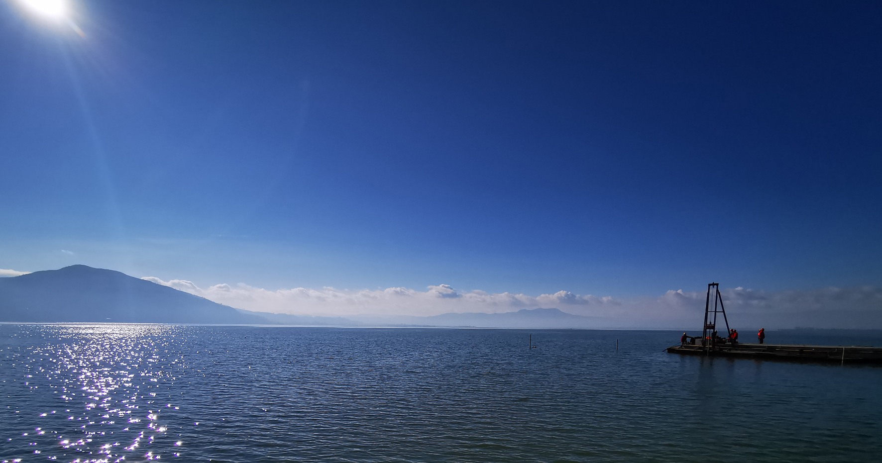 《星云湖水上施工》