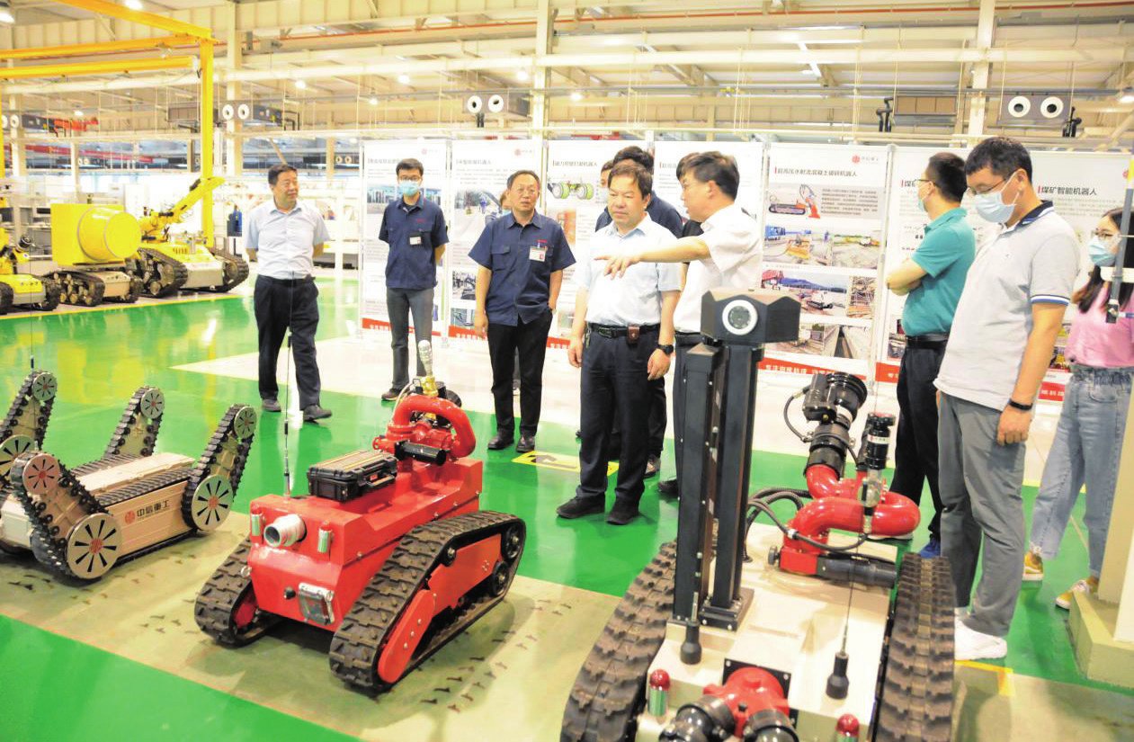 中国商飞专家团队与中信重工技术交流