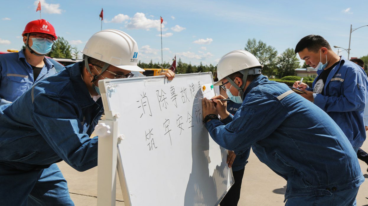 伊敏露天矿 开展青年安全大学习竞赛