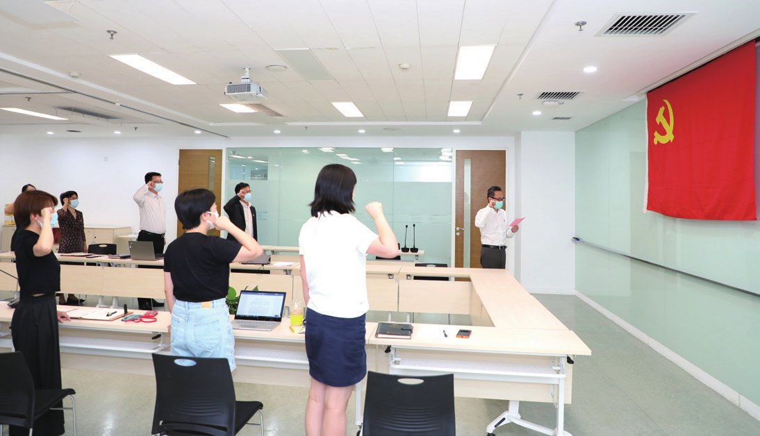 以党建引领经营业务