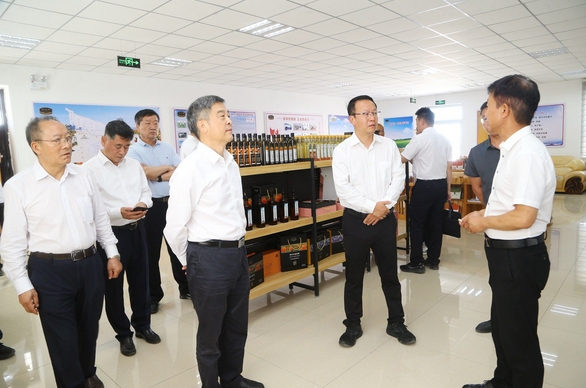 中国石油外部董事赴察布查尔县调研定点帮扶