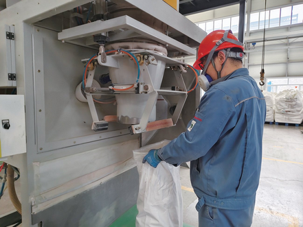 齐心协力破难题 实干实绩开新局