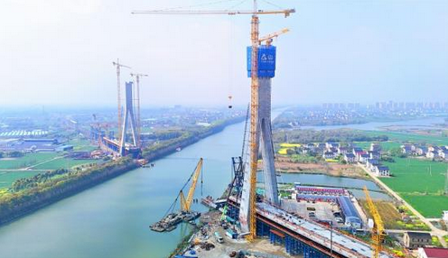 通苏嘉甬高铁望虞河斜拉桥主塔封顶